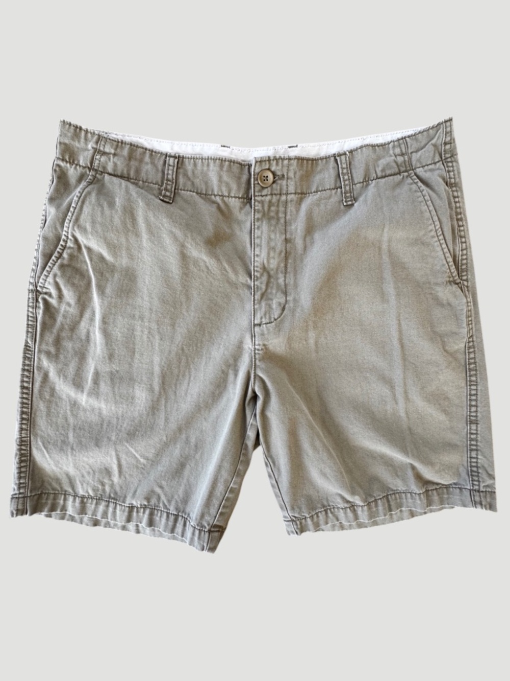 Old Navy Lived-In Straight Khaki Chino Shorts Men's Size 38 | Flat Front